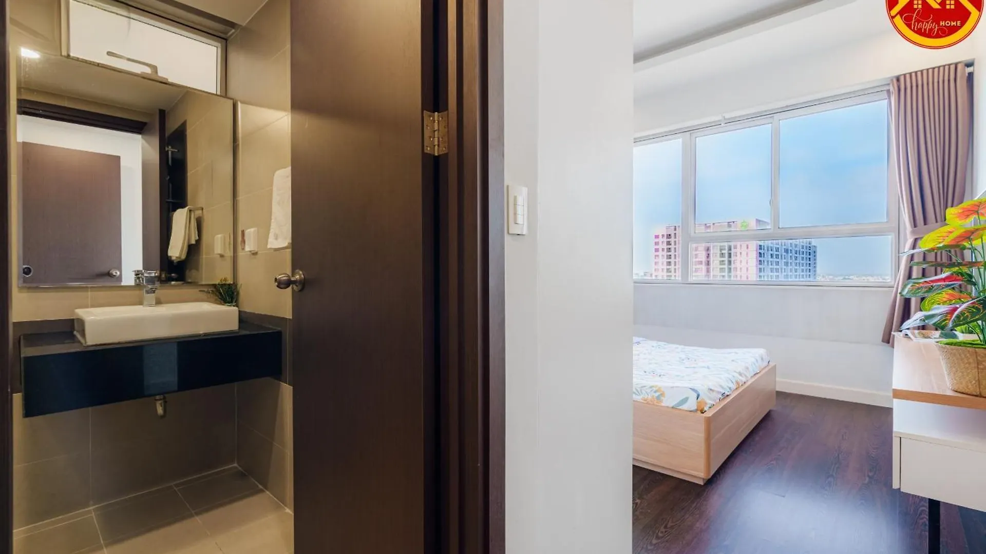 Apartment - Near Tsn Airport - 2Br 2Wc - Luxury Ho Chi Minh City