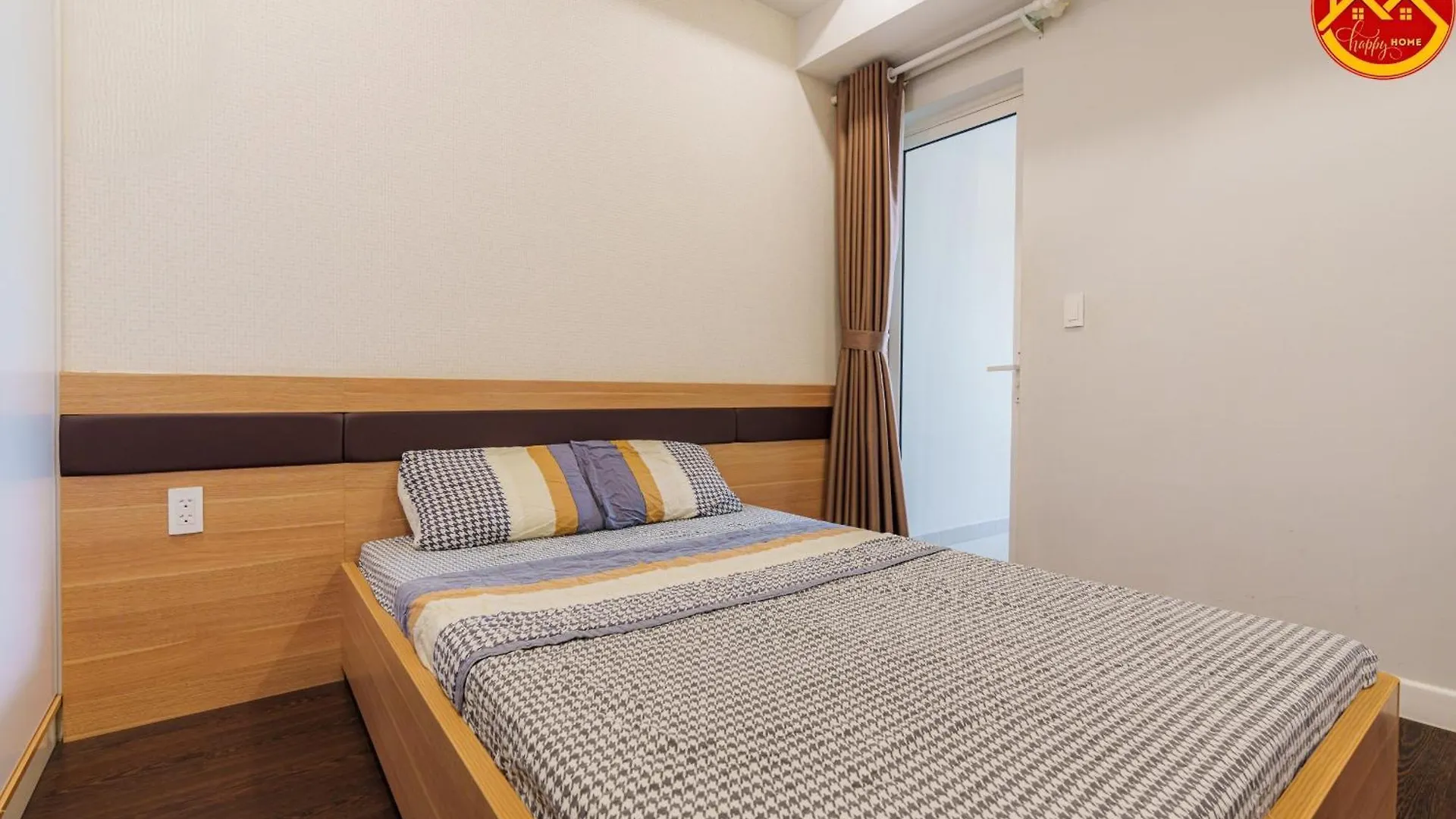 Apartment - Near Tsn Airport - 2Br 2Wc - Luxury Ho Chi Minh City