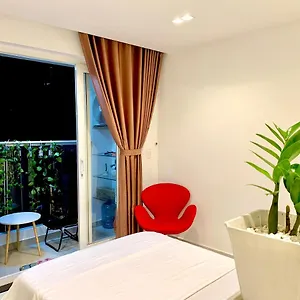  Apartment The Sunny House - Sky Center Airport
